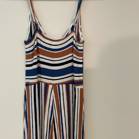 Jumpsuit Romper with peek a boo tummy - Picture 4 of 7